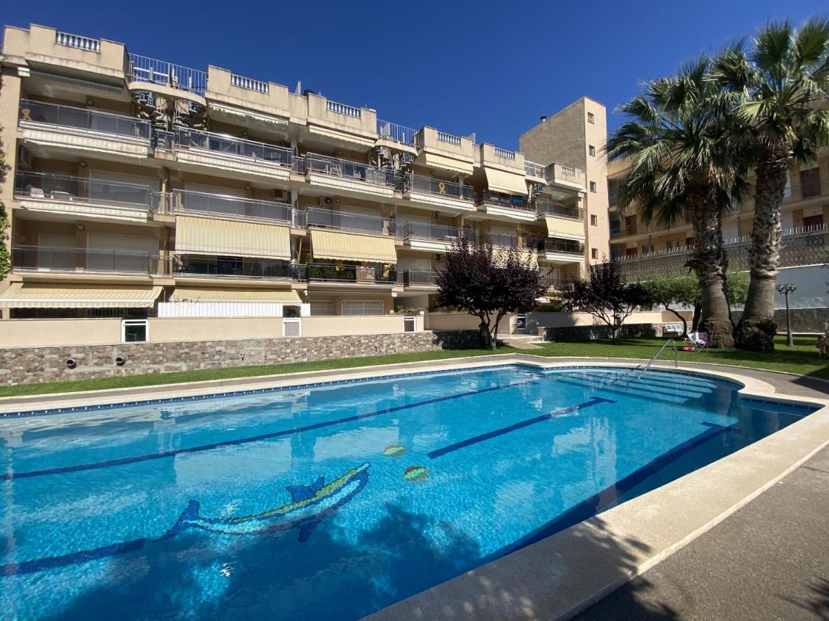 R123 Apartamento En La Planta Baja Con Piscina Cerca De La Playa Calafell Luaran gambar