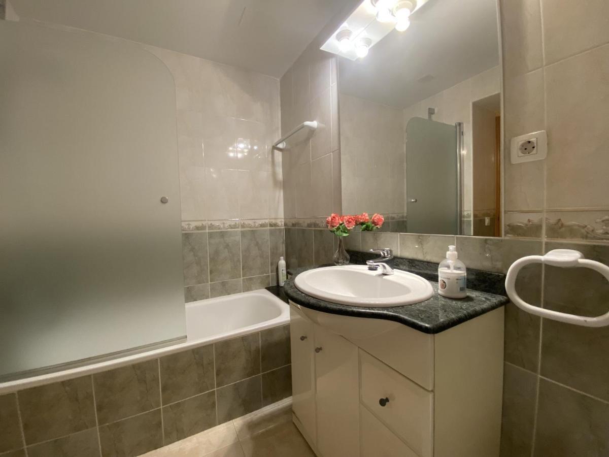 R123 Apartamento En La Planta Baja Con Piscina Cerca De La Playa Calafell Luaran gambar
